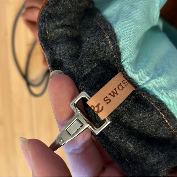 Leather draw string backpack bag with silkscreened leaf detail - Picture 8 of 8